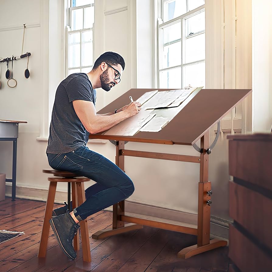 <p>Зураг зурдаг налуу гадаргуутай мэргэжлийн ширээ.</p>