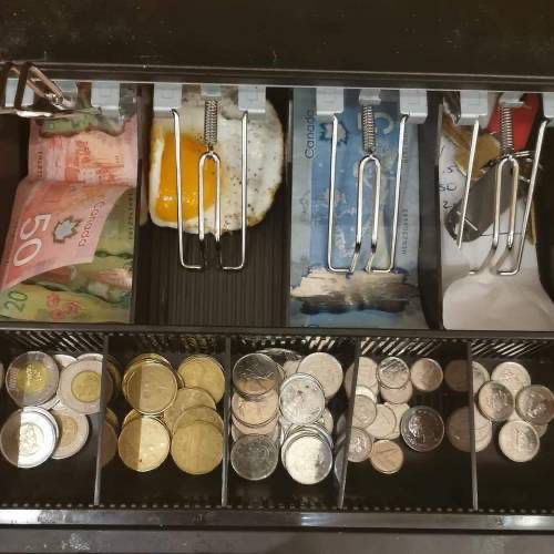 <p>Це €1, будь ласка/решта.</p>