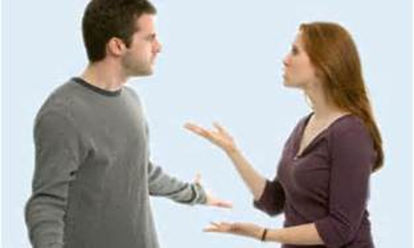 <p>to speak angrily to someone because you disagree: tranh cãi</p>