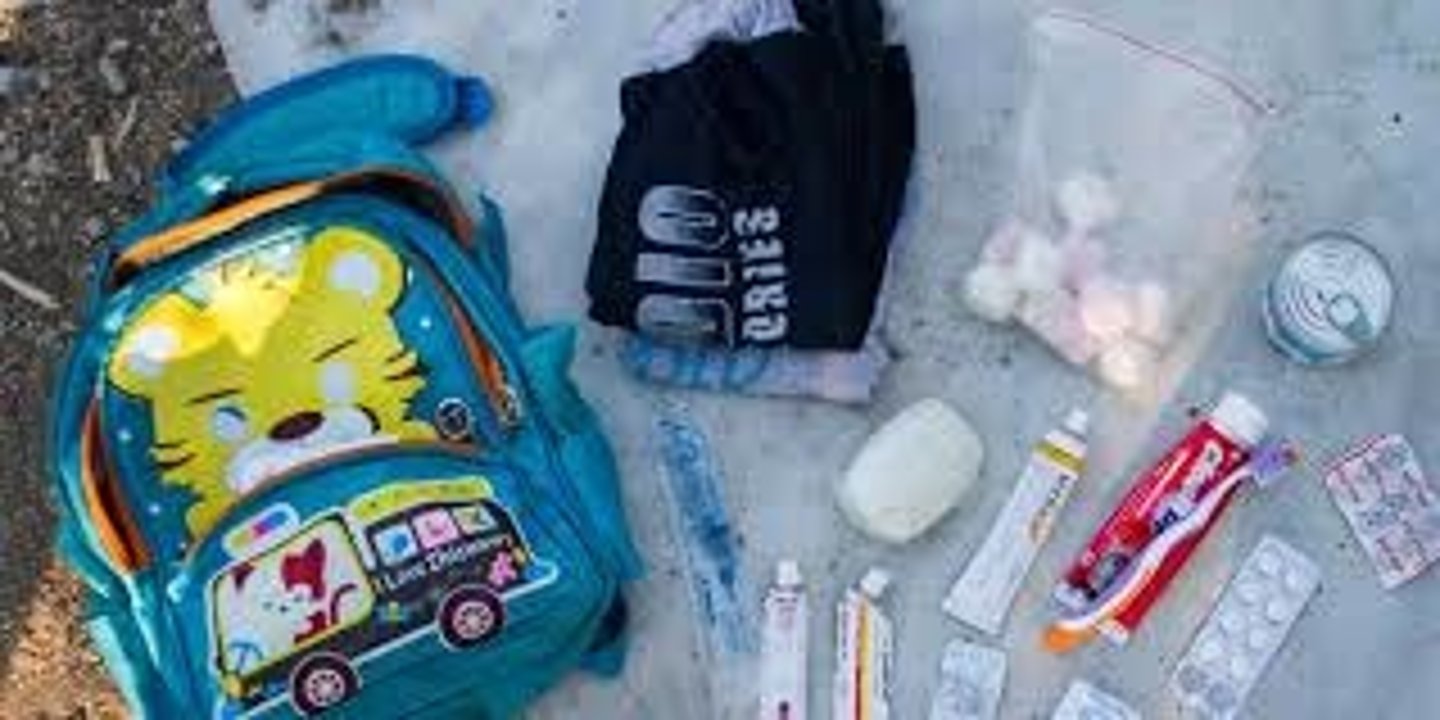 <p>dabeihaben, er hat dabei, hatte dabei, hat dabeigehabt</p>