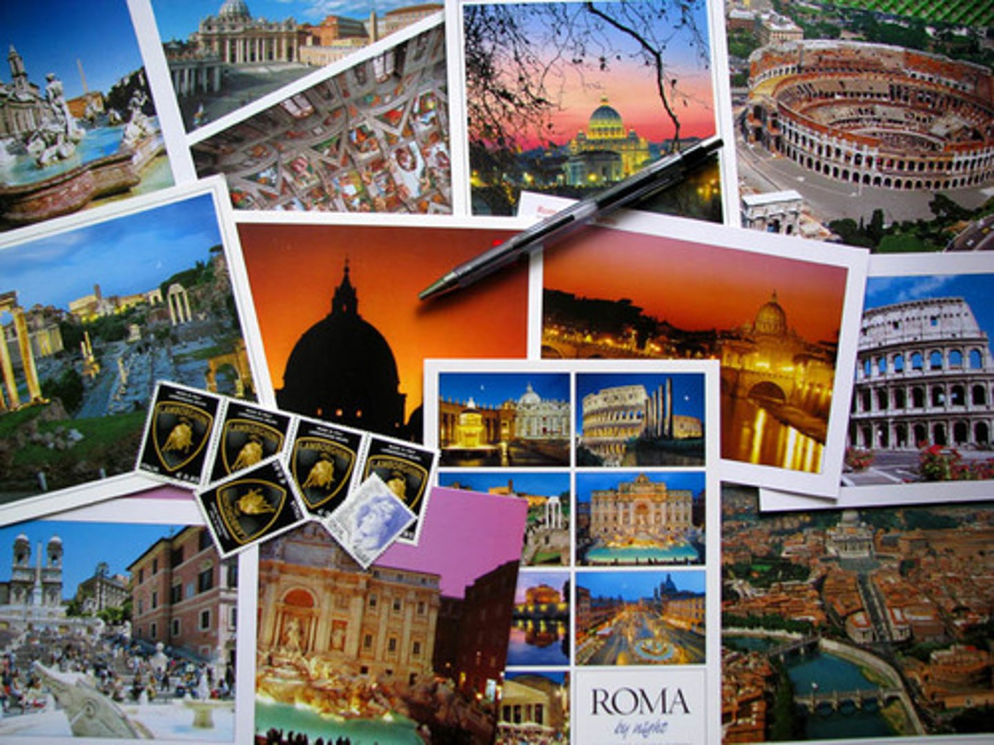 <p>la tarjeta postal</p>