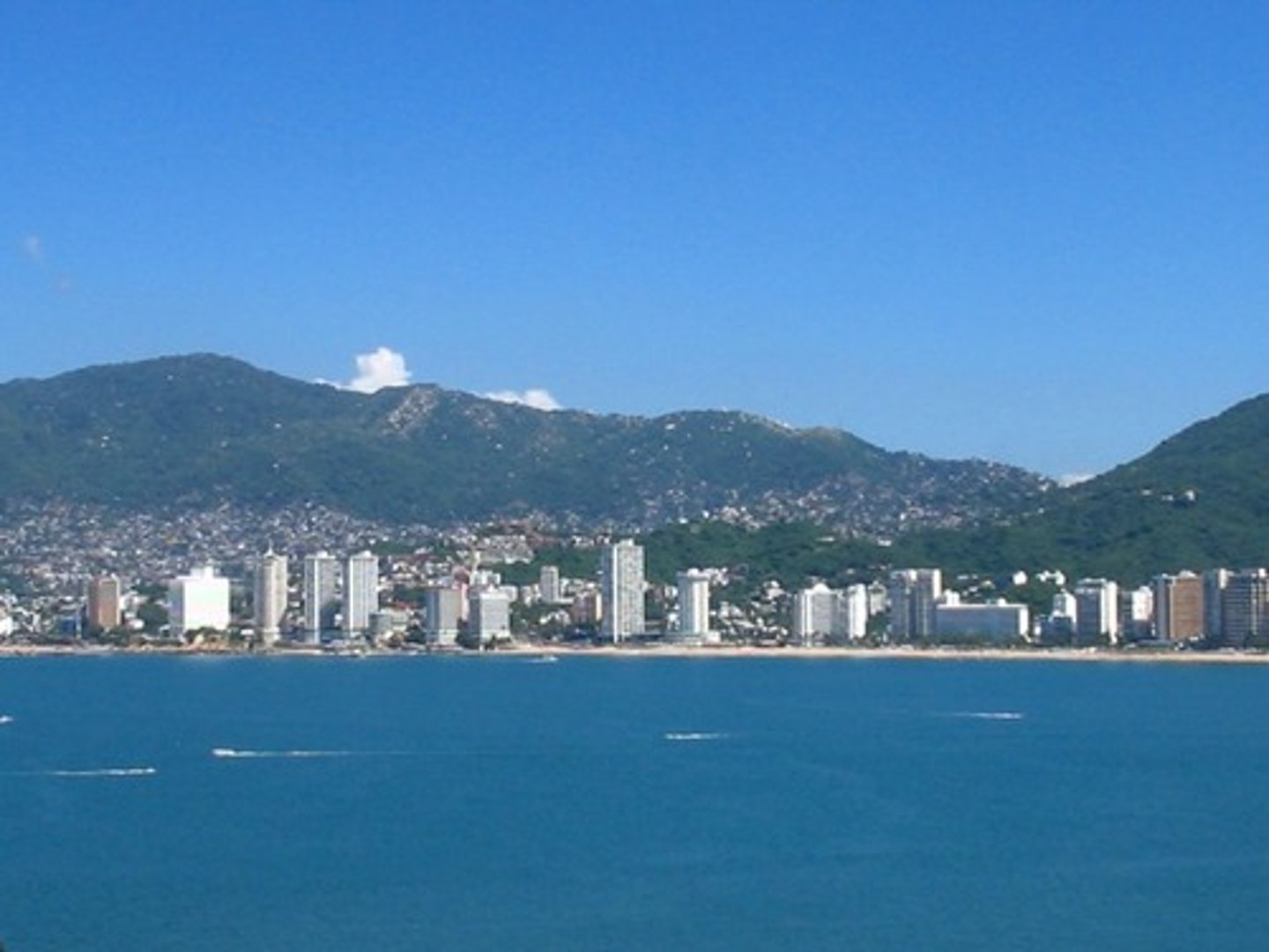 <p>một thành phố ven biển</p>