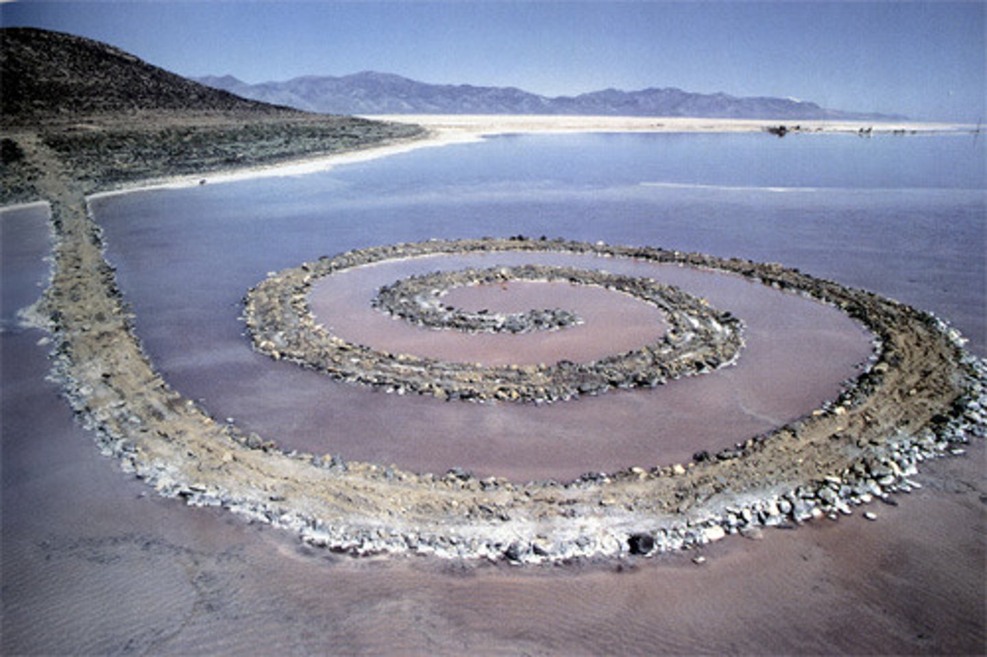 <p>Smithson, U.S</p>