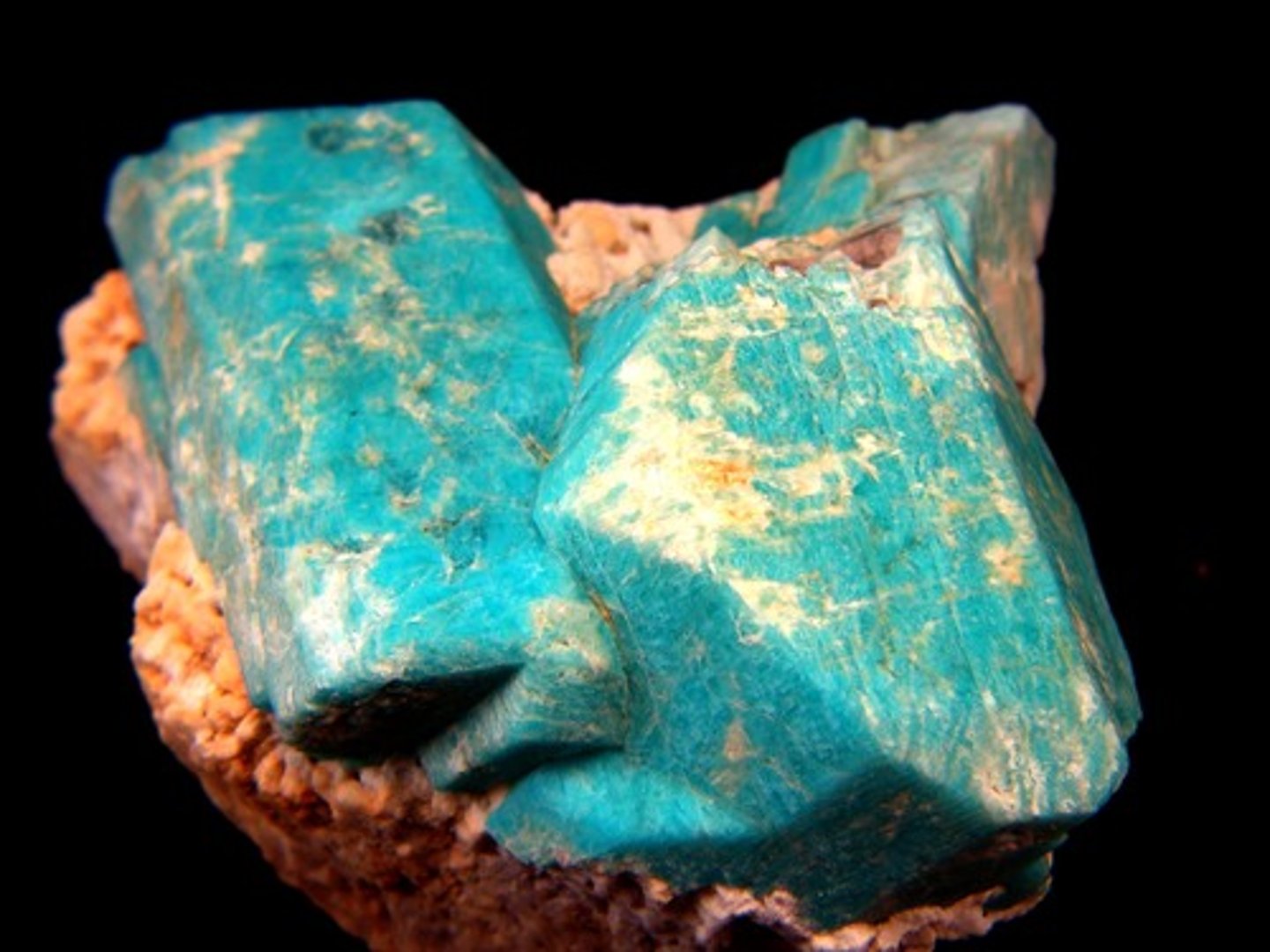 <p>The only green feldspar, glassy.</p>