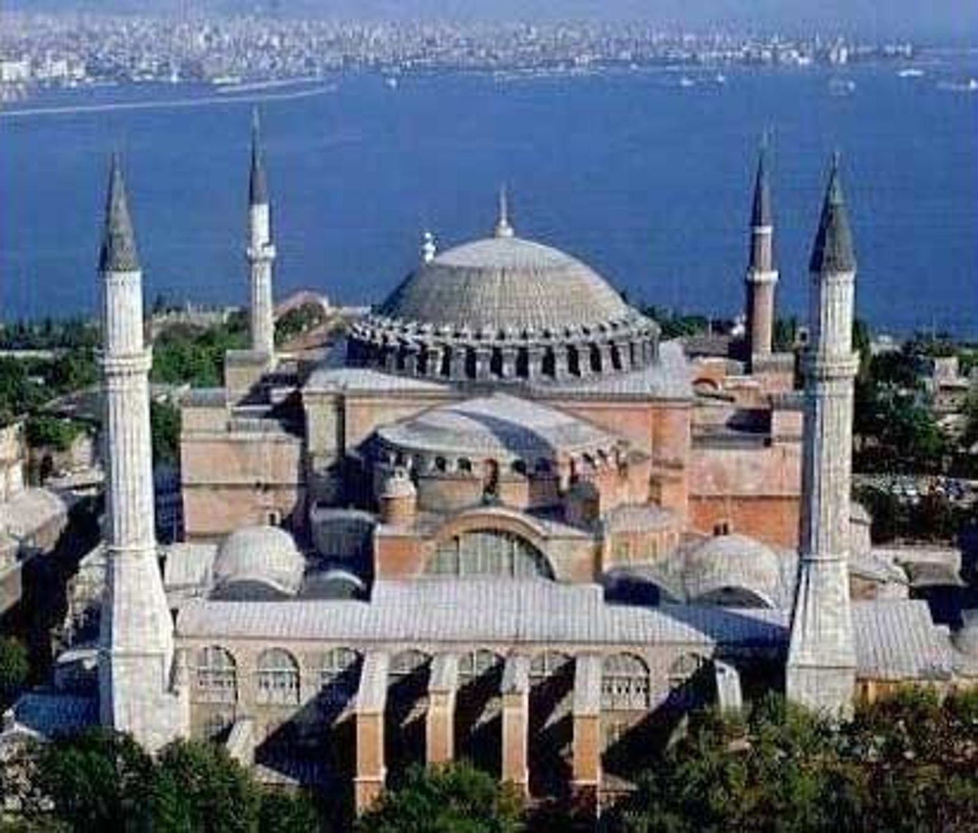 <p>Dome covered in mosaics appear to float without support.</p>