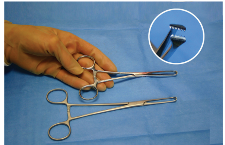 <p>Nickname: Allis</p><p>Use: Grasps tissue and ratchet hold, used in General and Specialties</p><p>Features: Wide, flat jaw with 4×5 teeth, variations available</p>