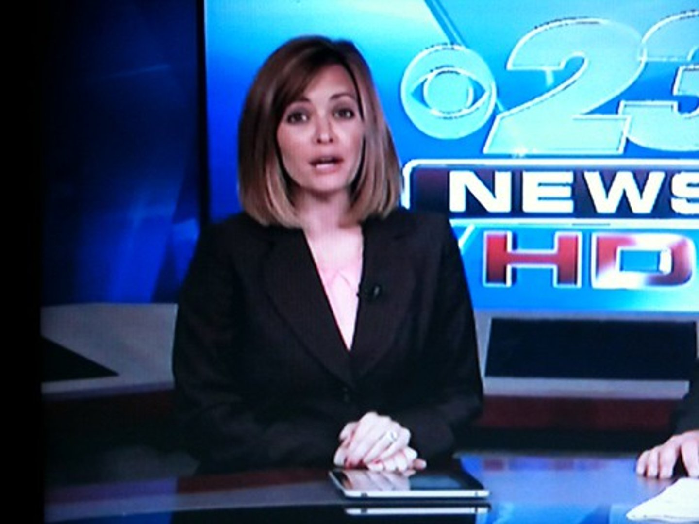 <p>(n/v)món quà/ trình bày</p>