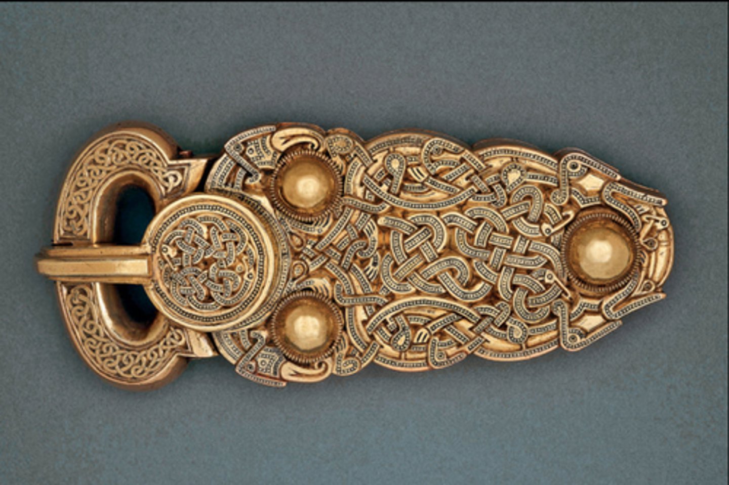 <p>- used in Sutton Hoo belt buckle</p><p>- fear of empty spaces which is why the whole object is decorated</p>