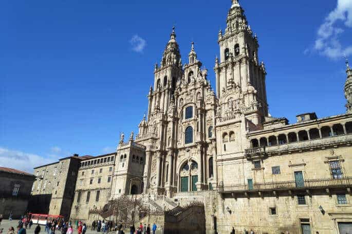 <p>“Catedral Basilica de Santiago de Compostela”</p>
