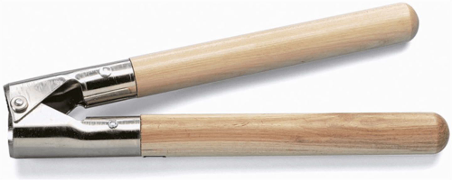 <p>Remove small horns from calves, goats, and sheep</p>