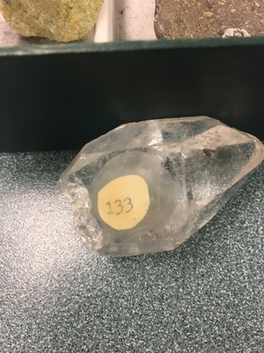 <p>crystal habit, 7 hardness, and commonly transparent or translucent. White/colourless streak</p><p></p>