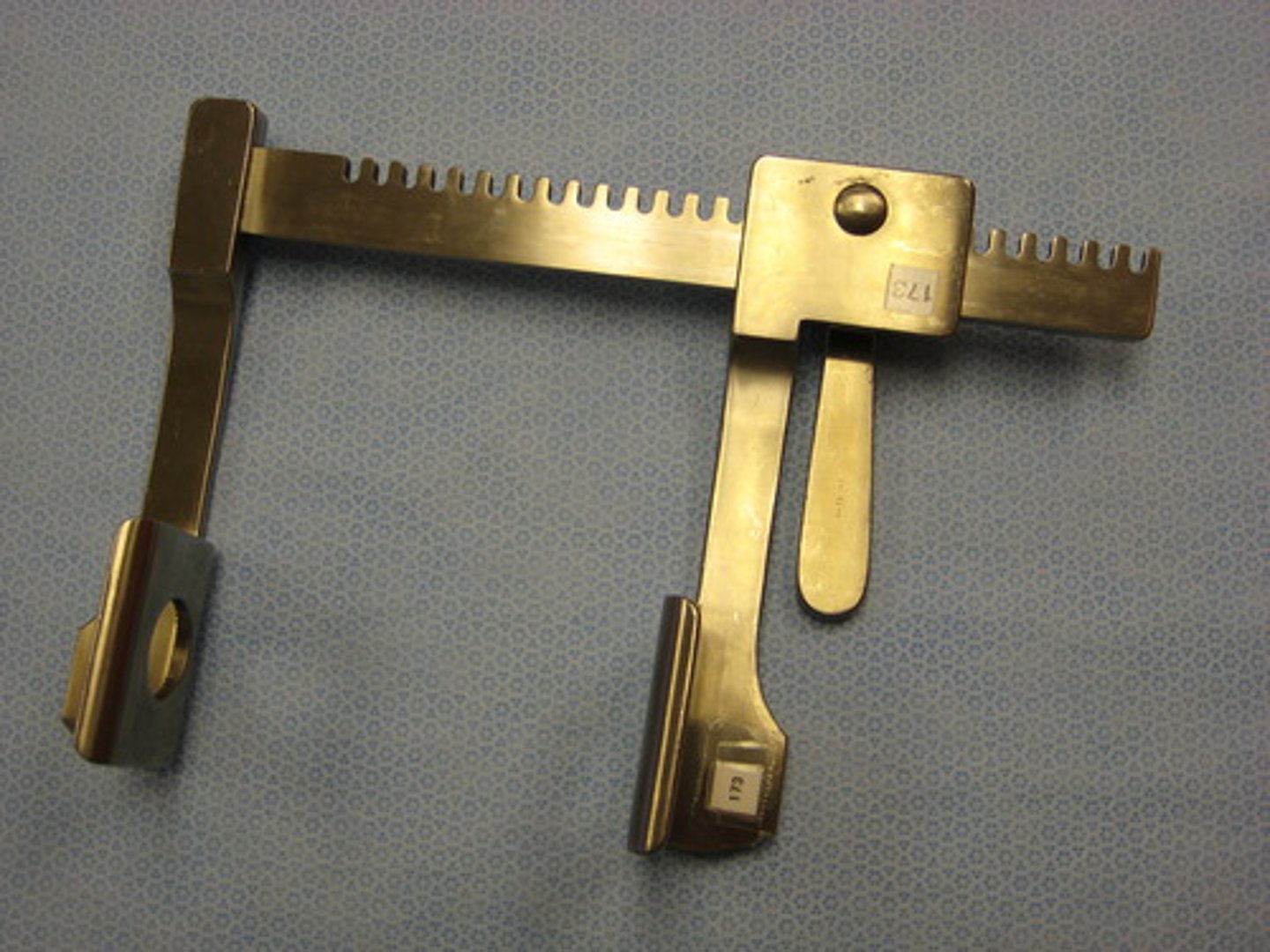 <p>To hold the ribs apart during thoracic surgery</p>
