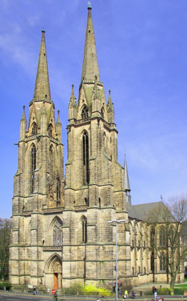 <p>characteristic example of a "Hall Church"</p>