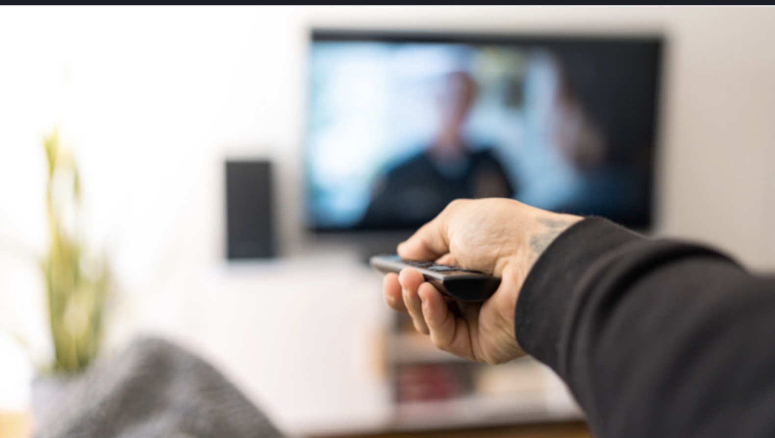 <p>I looked at </p><p>I looked at the show that was on my tv</p>