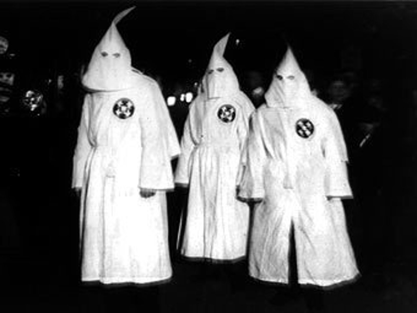 <p>нетолерантний</p>