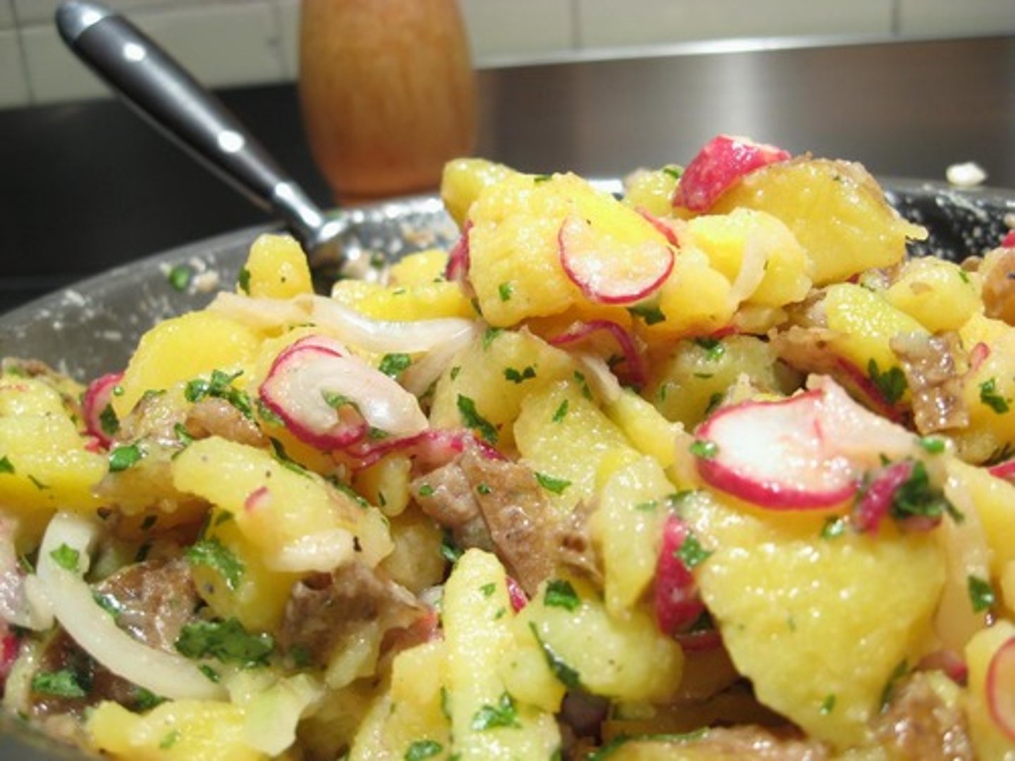 <p>aardappelsalade met spek</p>