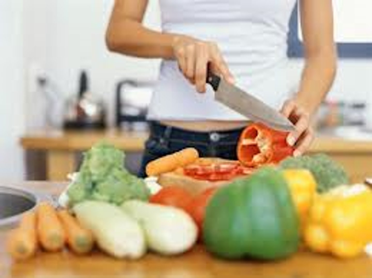 <p>To chop</p>