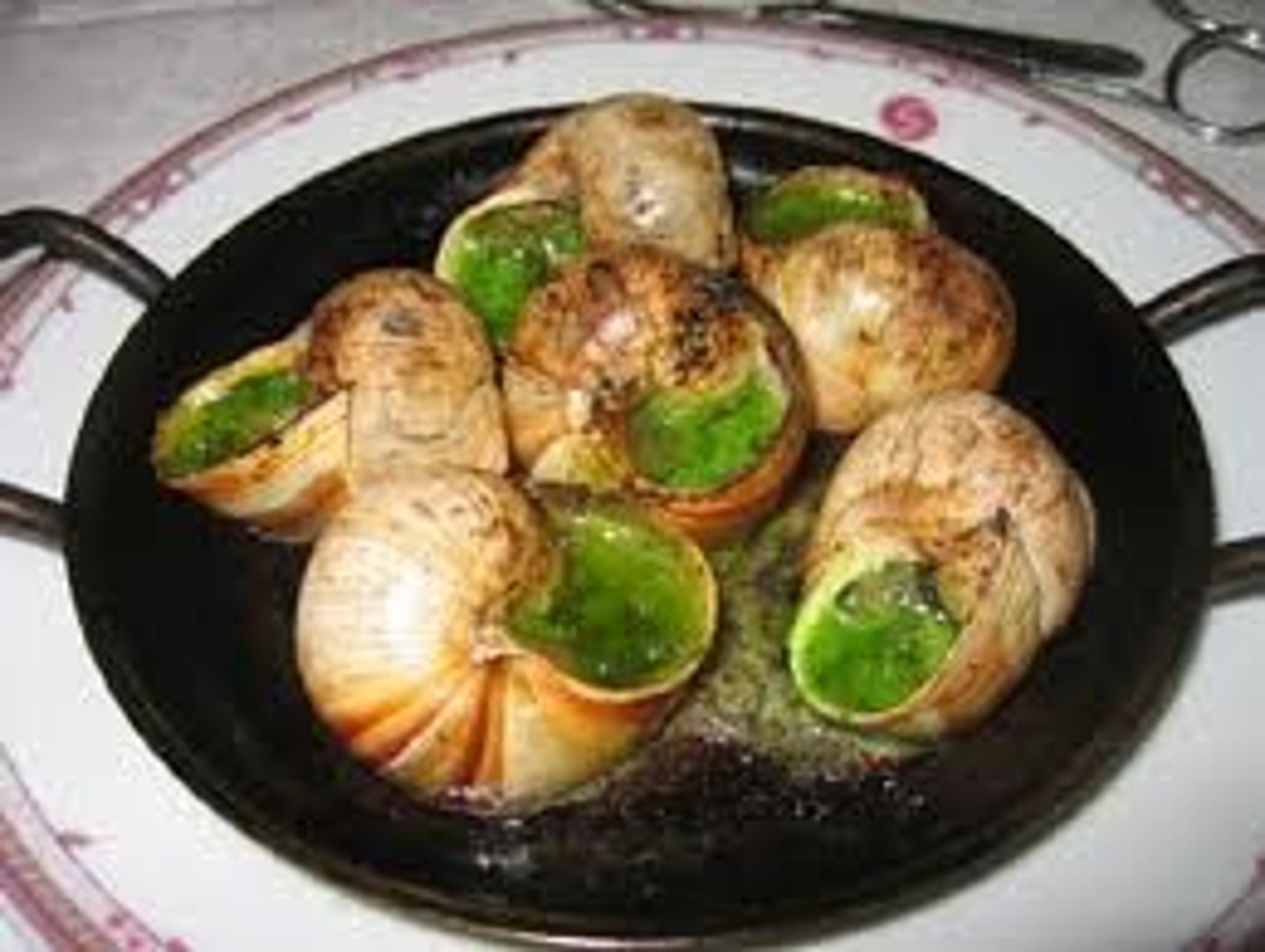 <p>escargot, snail</p>