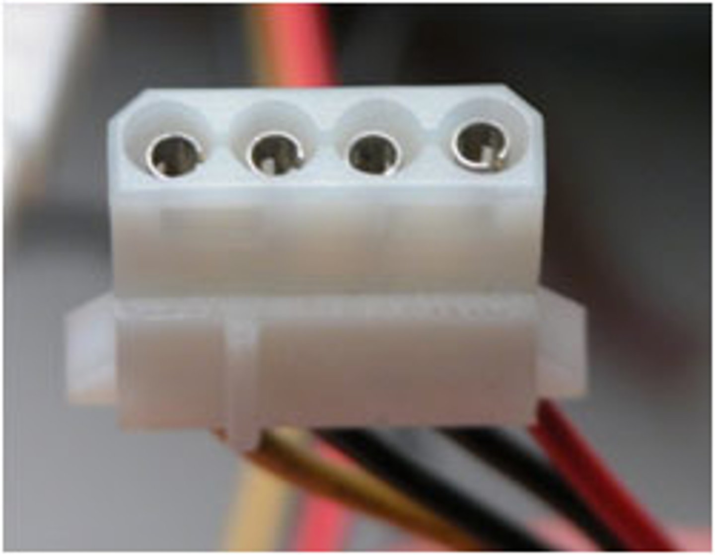 <p>- 4-pin power connector</p><p>- provides +12V and +5V</p><p>- provides power to many devices, particularly storage devices and fans</p>