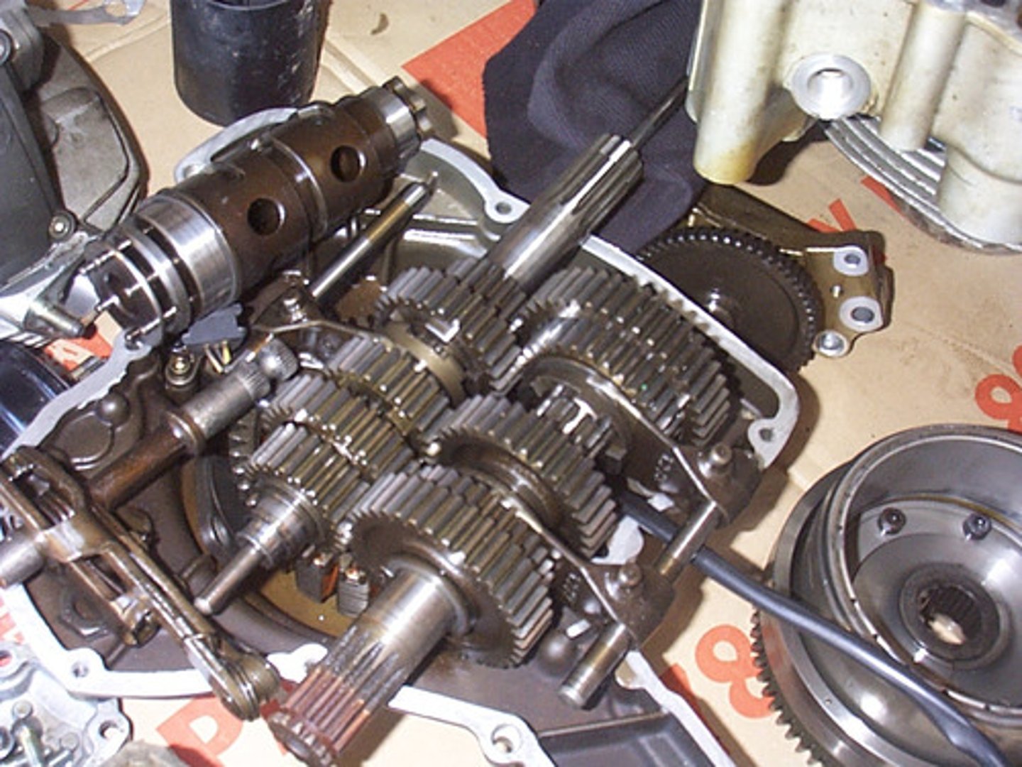 <p>Getriebe Abk. ("gear box")</p>