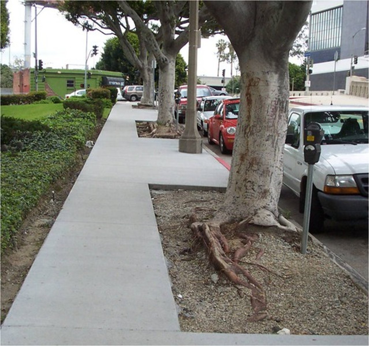 <p>(n) pavement</p>