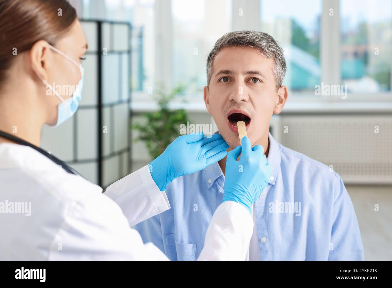 <p>say <strong><u>ahh</u></strong> (doctors) </p><p>: ”ahh”</p>
