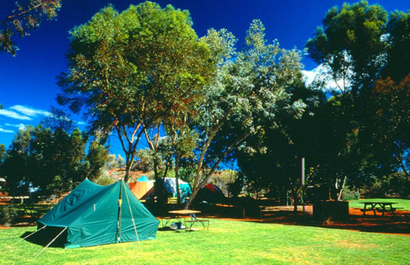 <p>наметове містечко, кемпінг</p>