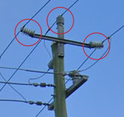 <p>Which Australian state have pole tops that have coils angled upwards at the sides?</p>