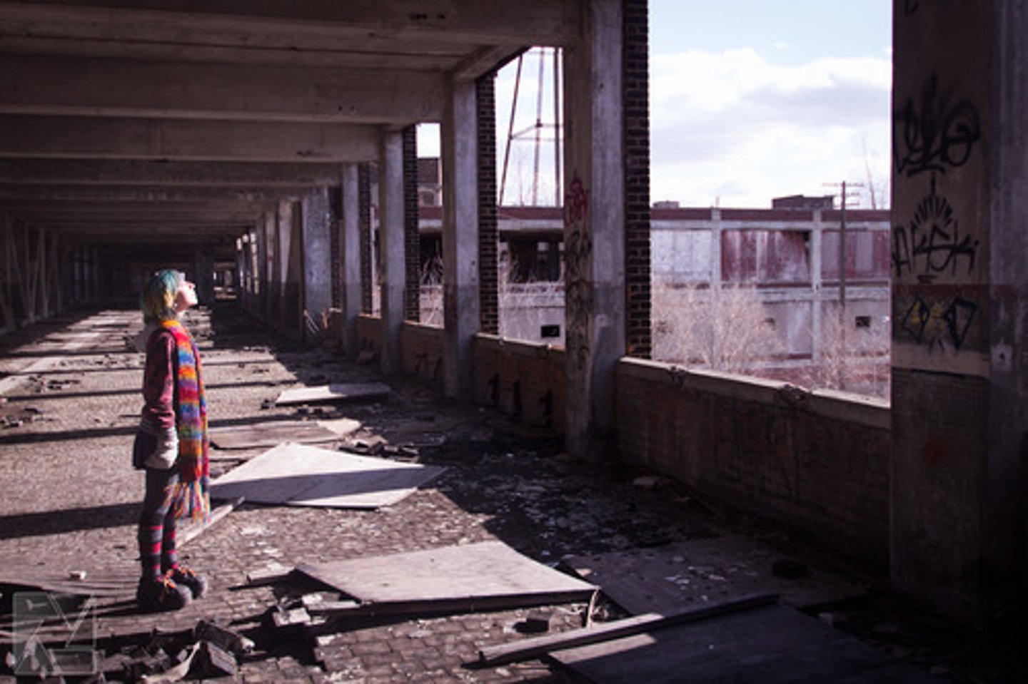 <p>process by which companies move industrial jobs to other regions with cheaper labor, leaving the newly deindustrialized region to switch to a service economy and to work through a period of high unemployment</p>