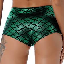 <p>scales (fish)</p>