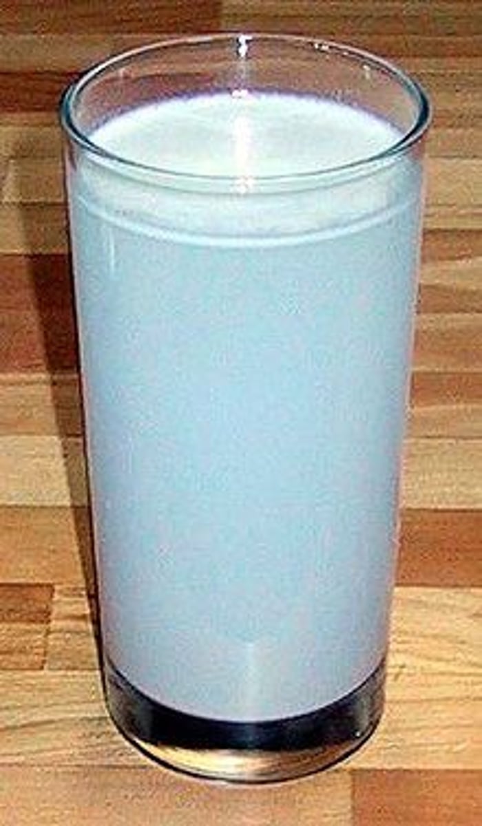 <p>A mixture that is so evenly mixed that you can't see all of the different parts. (Uniform composition)</p><p>-Ex. Air, kool-aid</p>