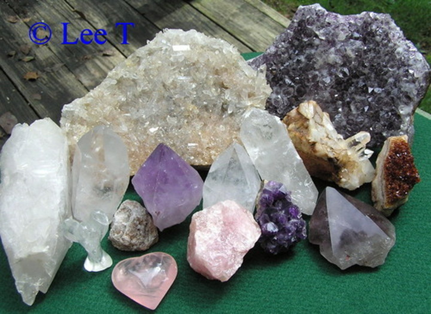 <p>A mineral who's color is defined by <!--= 0.1% of its makeup (Inclusions/Trace elements) (EX: all the different quartz variations--></p>