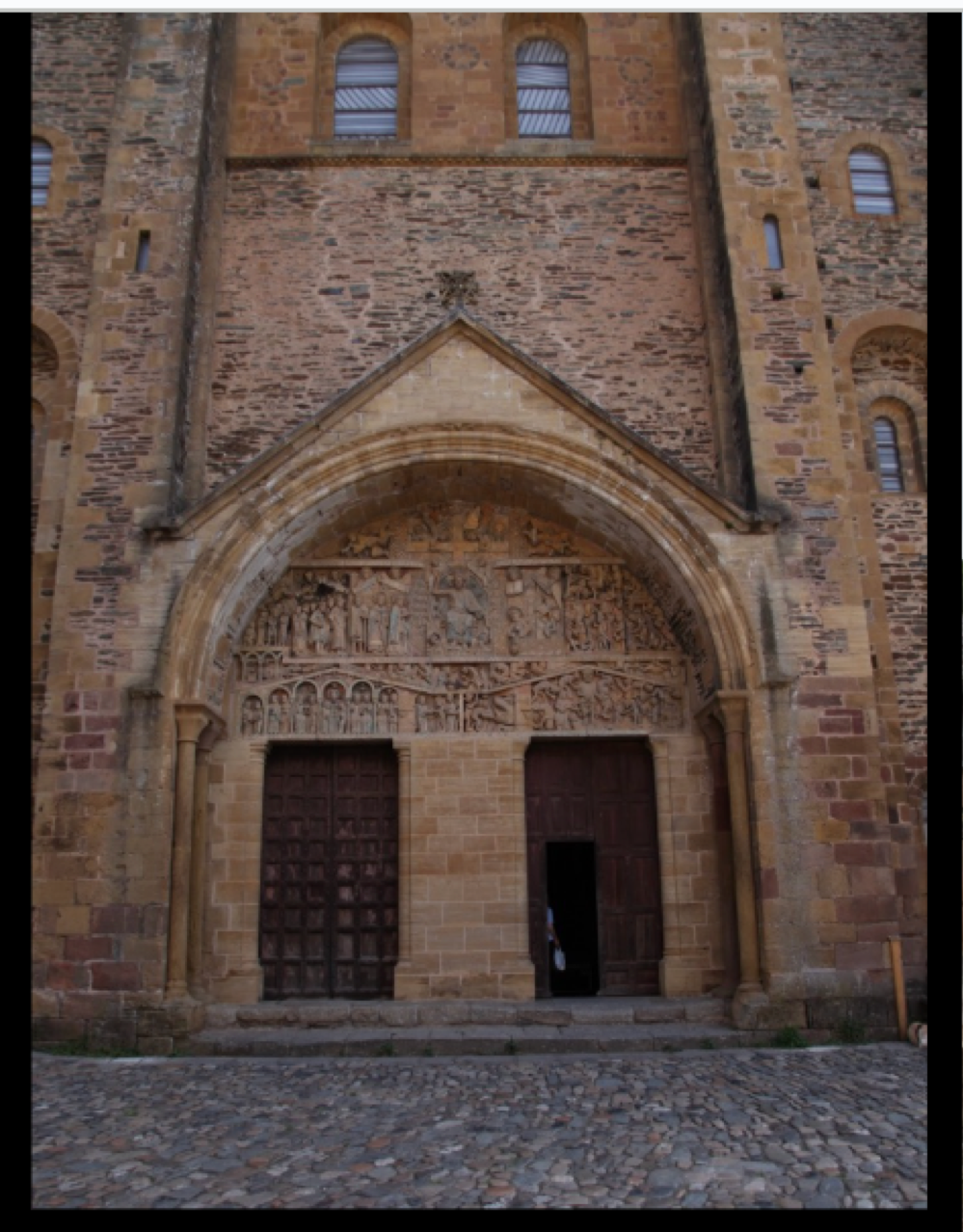 <p><span style="background-color: transparent;"><span>Romanesque</span></span></p>