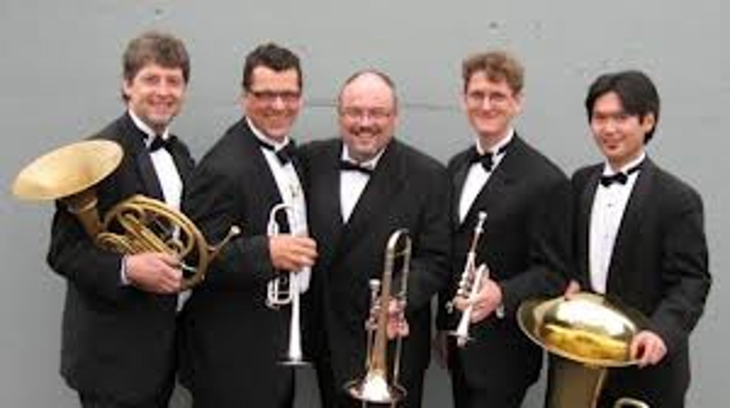 <p>/kwɪnˈtet/ (n)<br>a group of five people who play musical instruments or sing as a group</p>