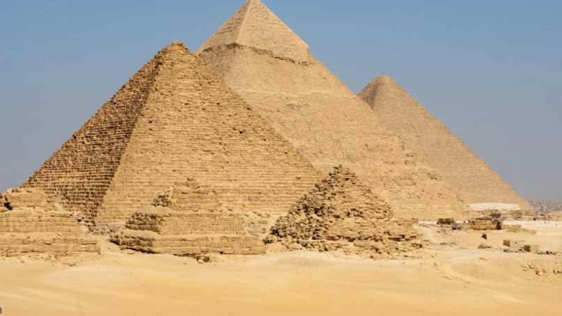<p>Great Pyramid of Khufu</p>