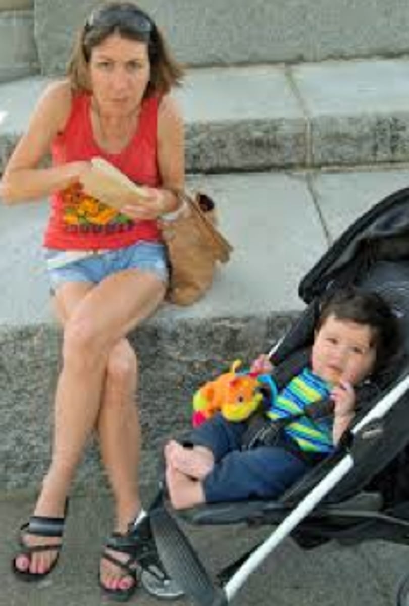 <p>the fear of strangers that infants commonly display, beginning by about 8 months of age</p>