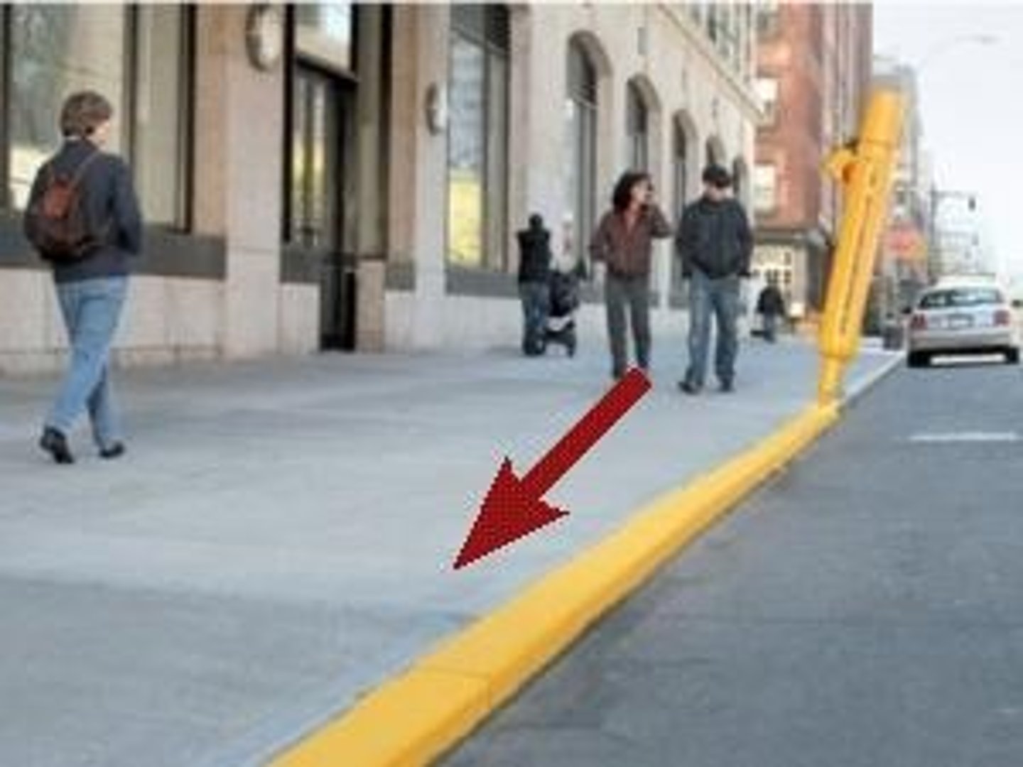 <p>het trottoir, voetpad</p>