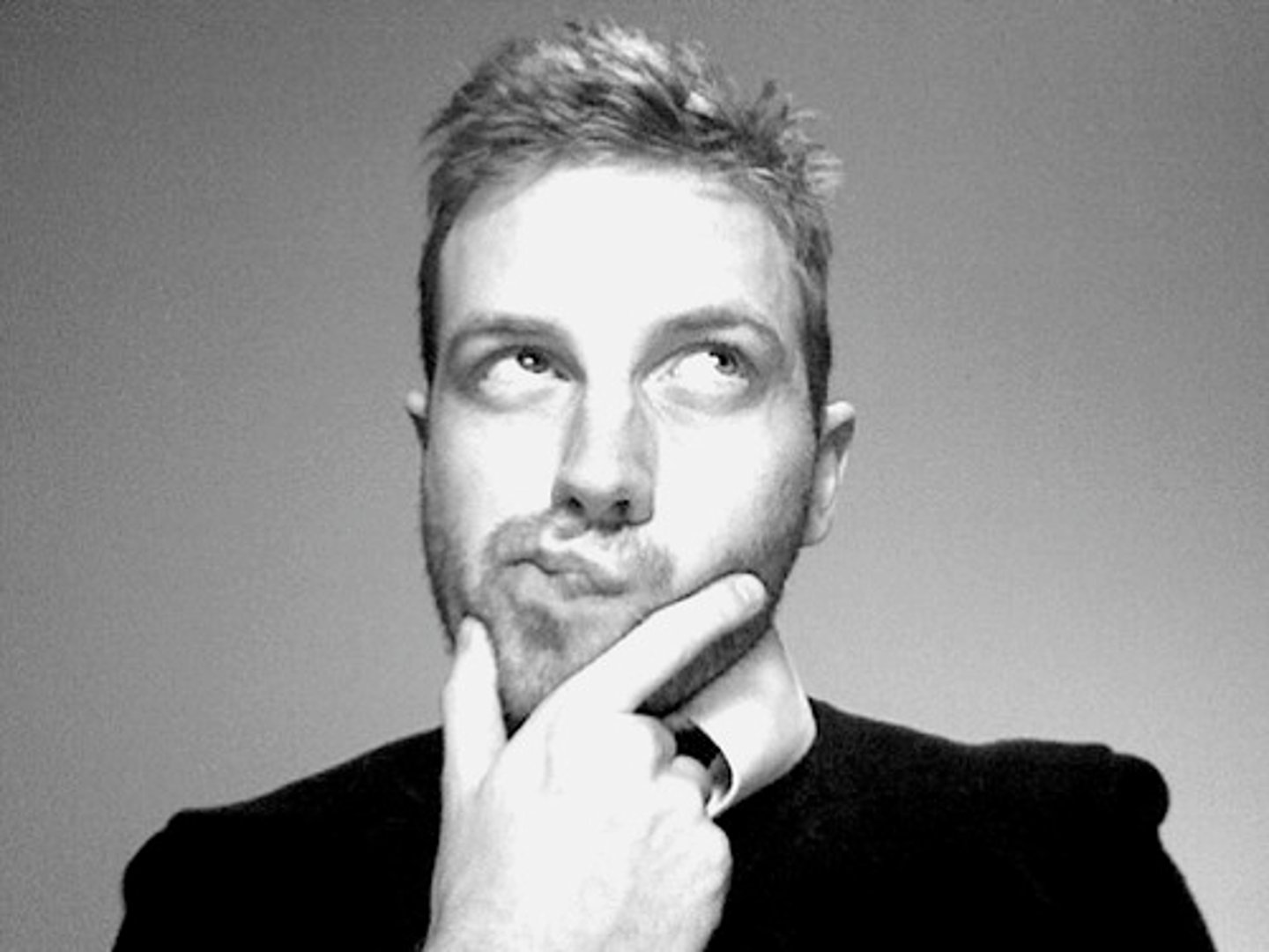 <p>(v.) to think about in a dreamy way, ponder</p><p>SYNONYMS: meditate, contemplate, daydream</p><p>ANTONYMS: -</p>