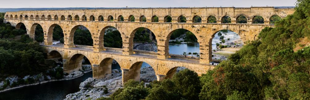 <p>Aquaduct: Pont du Gard </p>