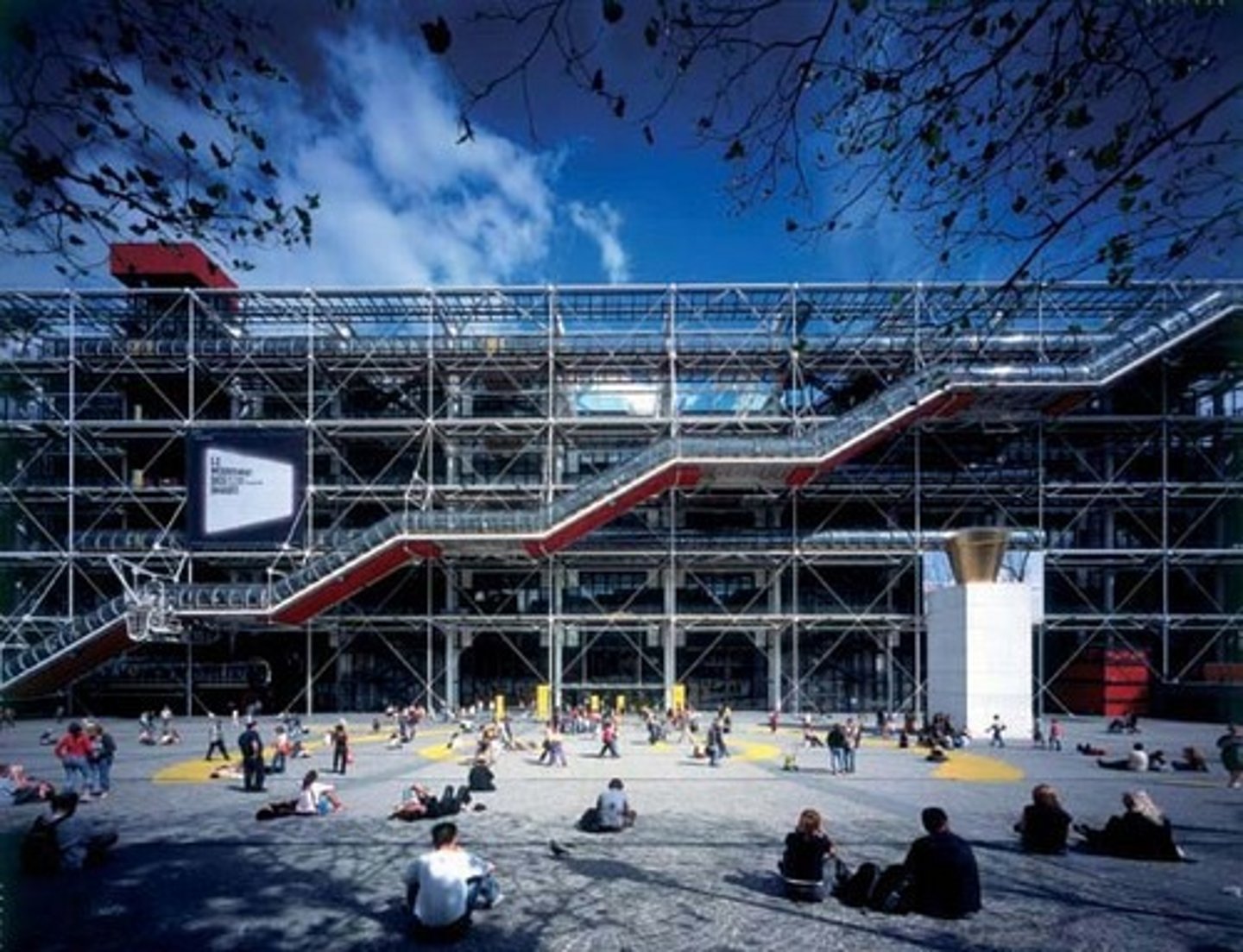 <p>Renzo Piano/Richard Rogers</p><p>(Hi-Tech)</p>