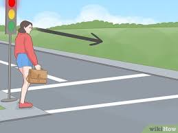 <p>cruza la calle</p>