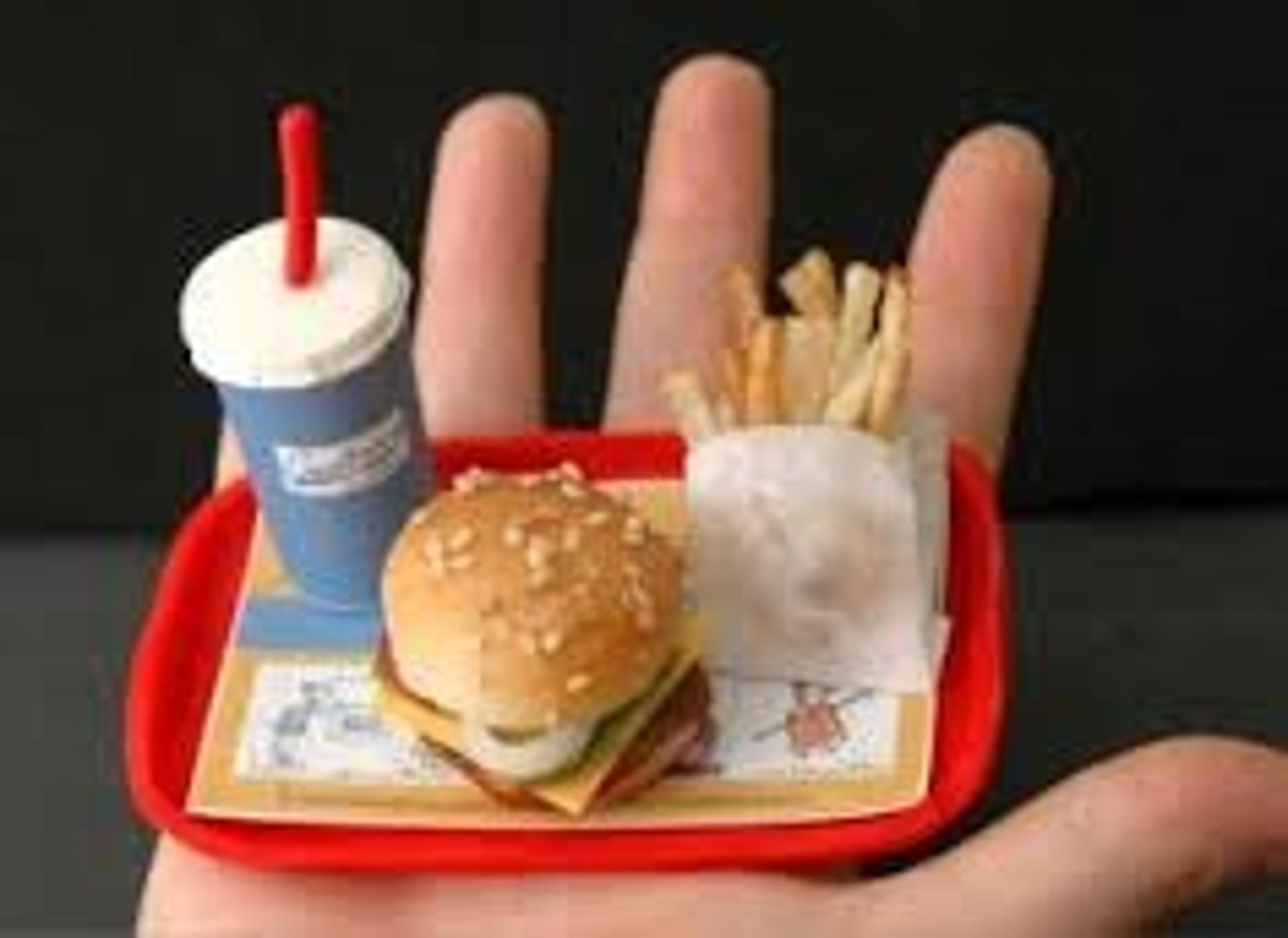 <p>(adv) một cách tiết kiệm</p>