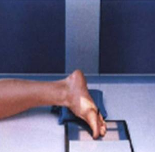 <p>ball of foot 30 ° to horizontal</p><p>RP: 3rd MTP joint</p><p>CR: ⟂</p><p>SS: 2nd-5th MRP joint spaces </p><p> 1st-3rd toes </p><p> 1st MTP joint (not always open)</p>