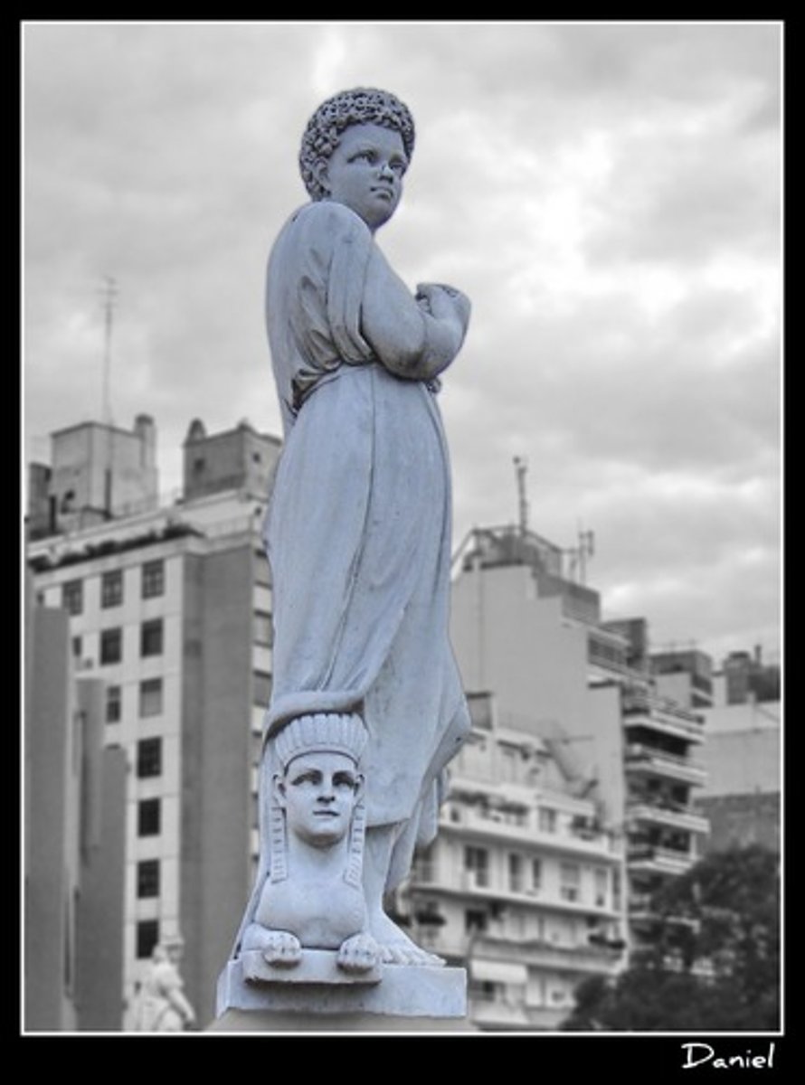 <p>La \_\_\_\_\_\_\_ de Libertad está en NYC.</p>