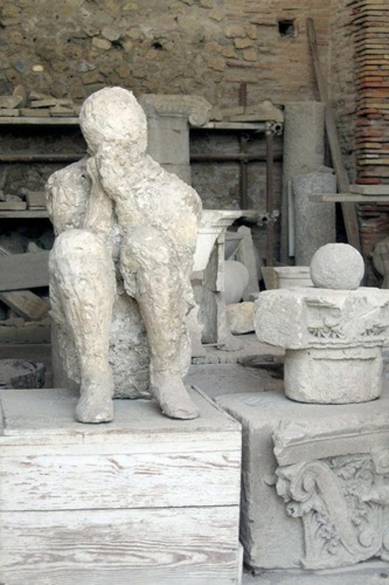 <p>An Italian archaeologist discovered voids in volcanic ash containing human remains and filled them with plaster.</p>