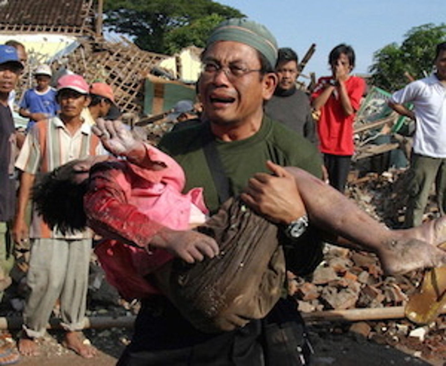 <p>/ˈvɪk.tɪm/ • Noun • B1 • Someone who suffers • Nạn nhân • The victims of the flood are receiving aid from the government.</p>