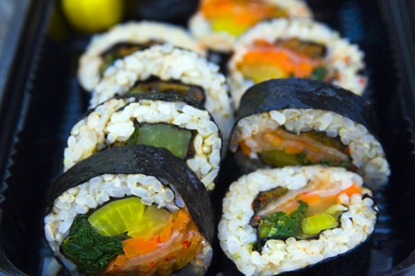 <p>gimbap, arroz con alga</p>