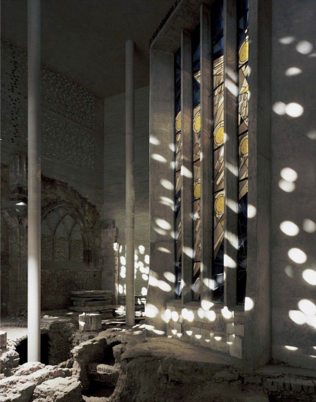 <p>INTERIOR</p>