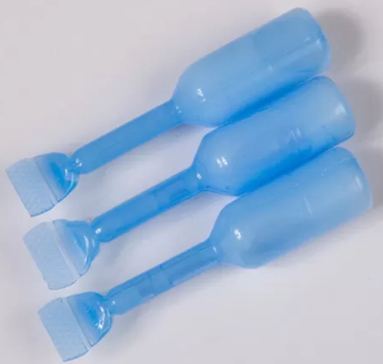 <p>•Lubricant</p><p>•Aids in the negotiation of root canals by endodontic instruments</p>