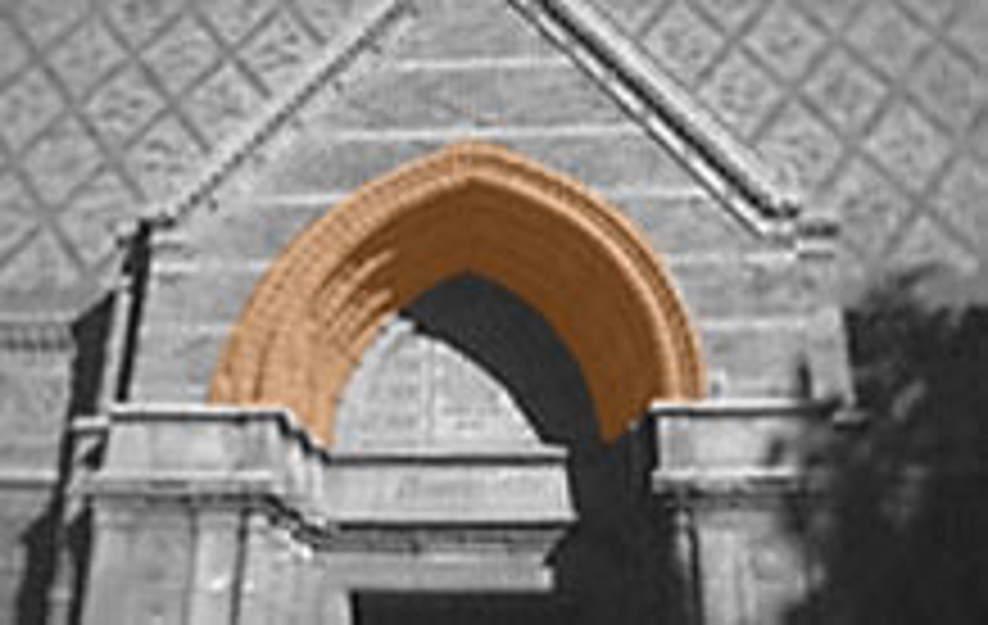 <p>A molded band carried around an arch.</p>